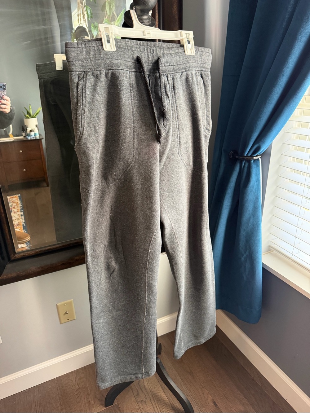 lululemon athletica Men's Charcoal Gray Drawstring Joggers